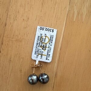 Elegant Black Pearl Earrings